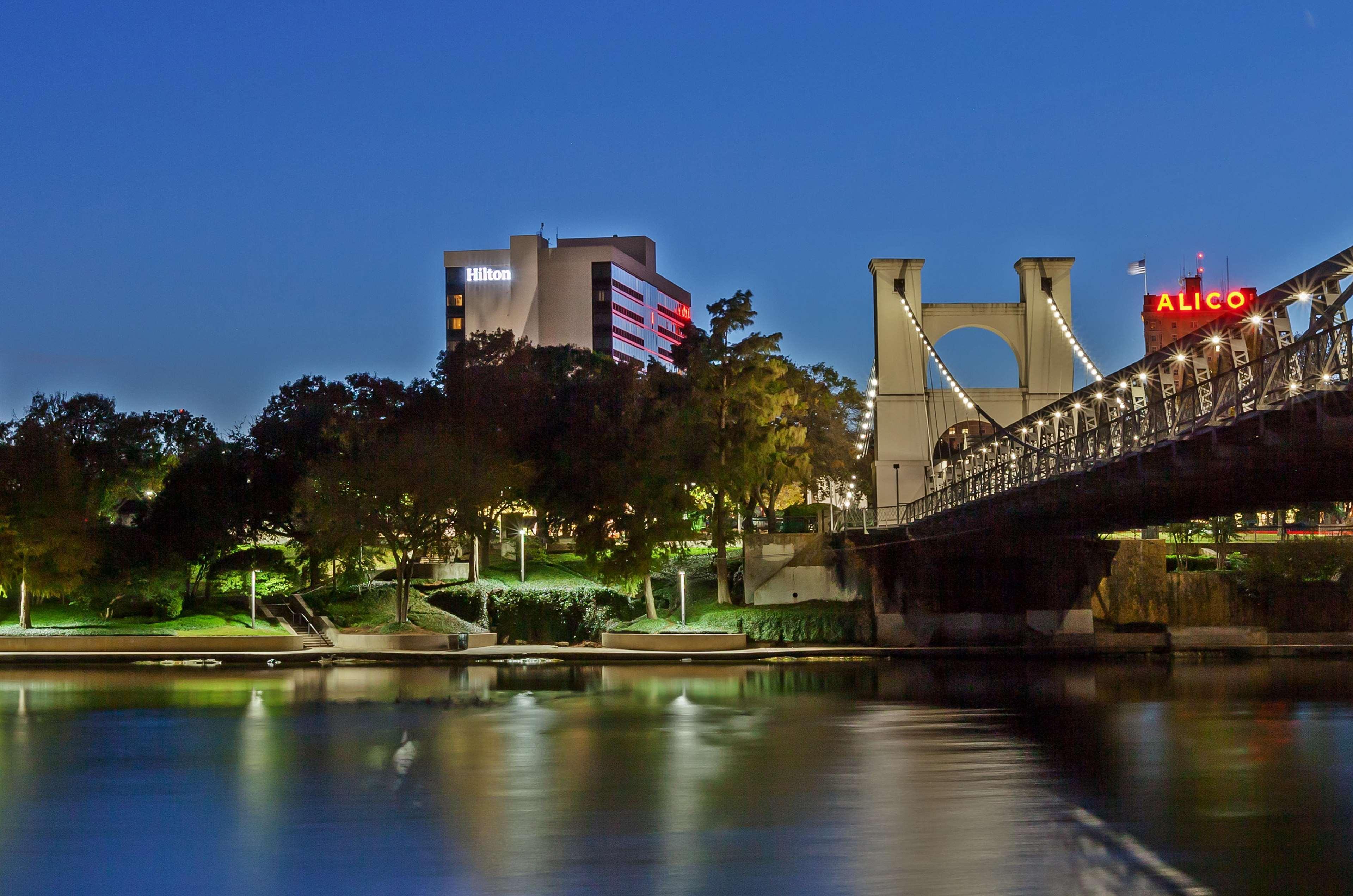 Hotel Hilton Waco Exterior foto
