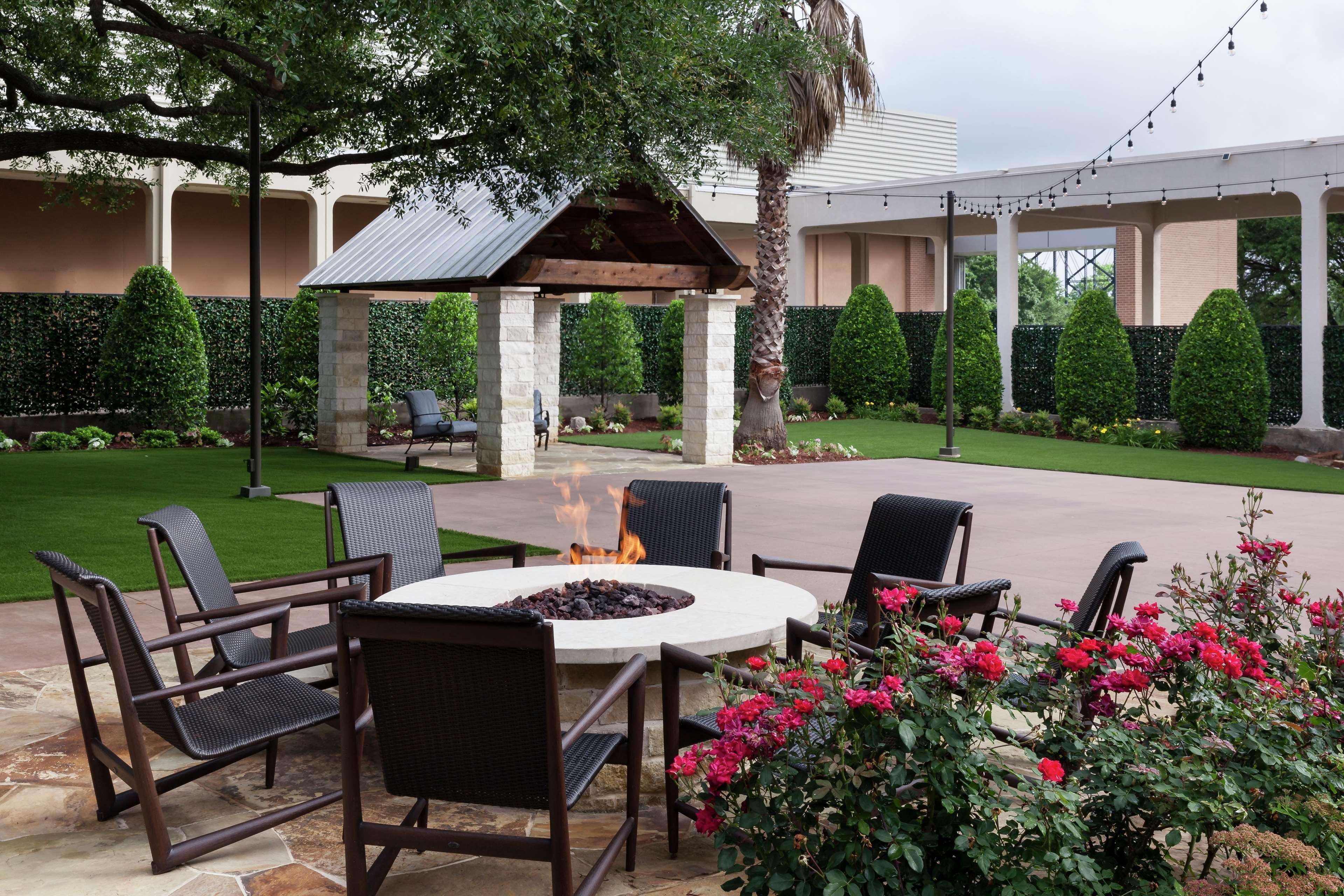 Hotel Hilton Waco Exterior foto